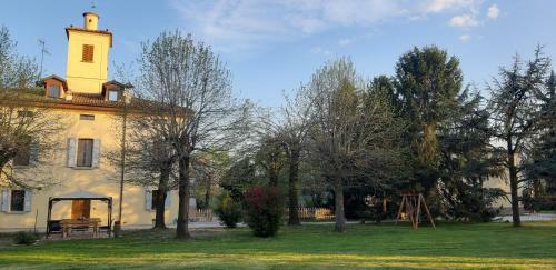 Bed & Breakfast La Torre Di Longara