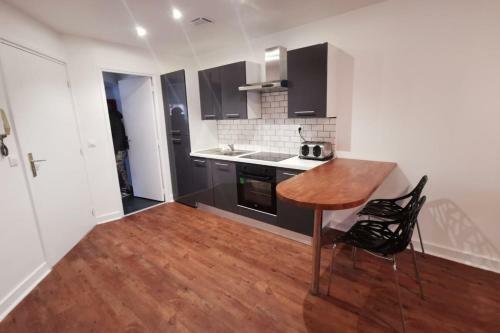 Apartamento Creaky Reef Fully Renovated Studio Hyper Center
