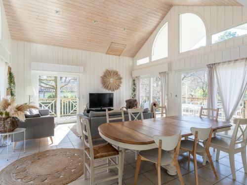 Villa Biscarrosse, 4 Pi�ces, 10 Personnes - Fr-1-319-450