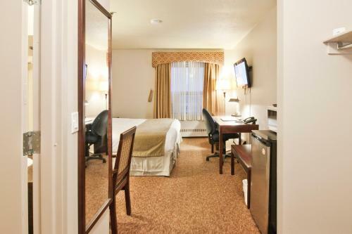 Hotel Provost Motor Inn