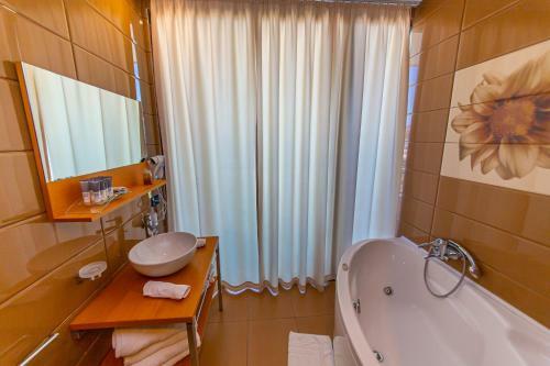 Rapos Resort Hotel