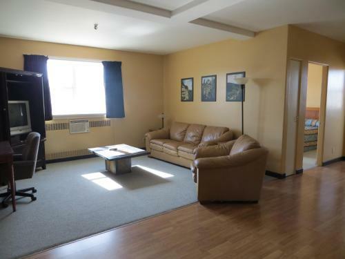 Hotel Athabasca Valley Inn & Suites