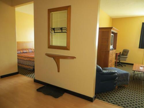 Hotel Athabasca Valley Inn & Suites