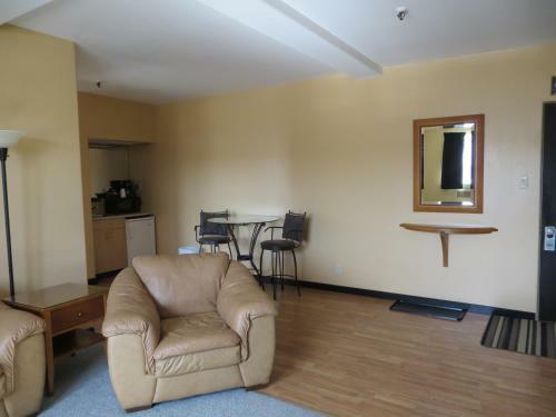 Hotel Athabasca Valley Inn & Suites