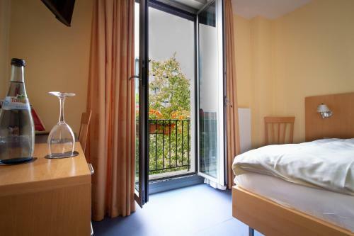 Hostal Gasthaus Goldene Gans