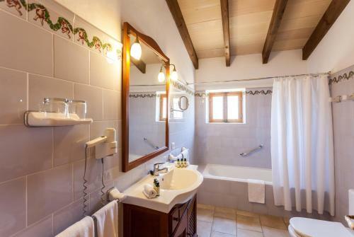 Aparthotel Can Estades