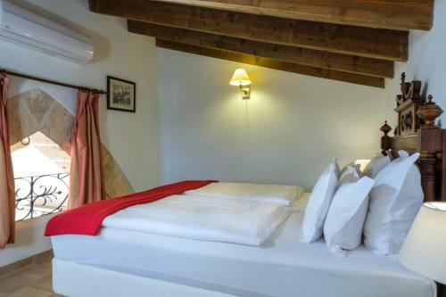 Aparthotel Can Estades