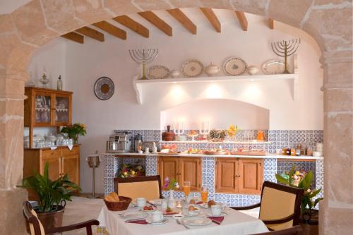 Aparthotel Can Estades