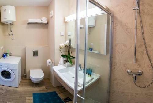 Apartment Seven