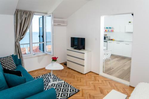 Apartment Seven