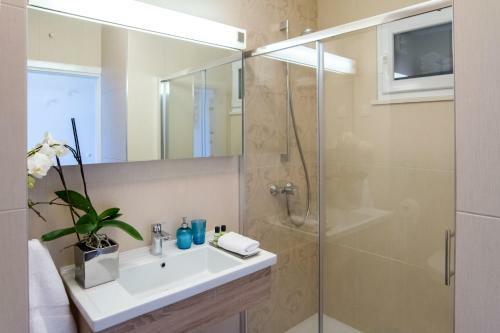 Apartment Seven