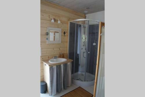 Maison En Bordure De For�t, Proche Du Lac.