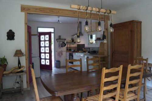 Maison En Bordure De For�t, Proche Du Lac.