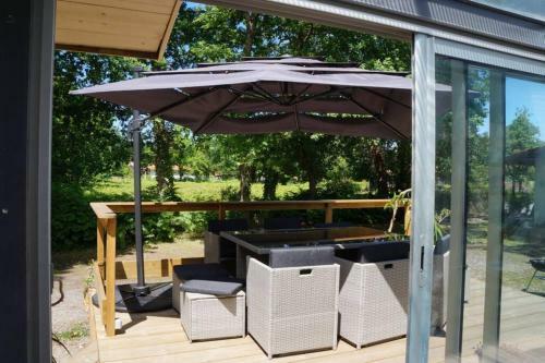 Maison En Bordure De For�t, Proche Du Lac.