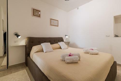 Purple Flower Suit Apartment