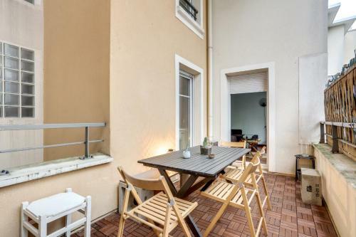 Chic Apart With Terrace And Parking