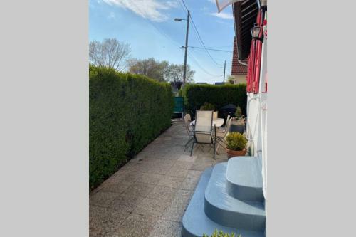 Petite Villa/ Id�alement Situ�e.