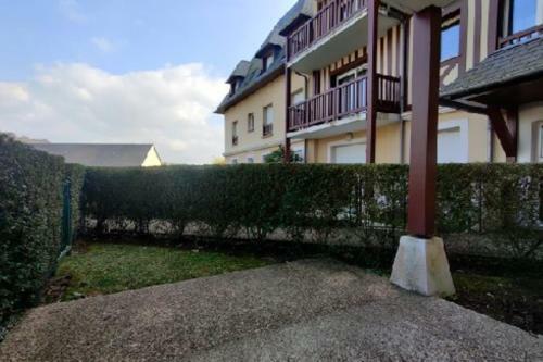 Apartment In A Residence Near The Sea