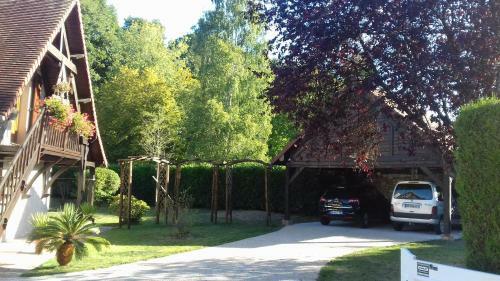 Bed & Breakfast � L'or�e Du Bois