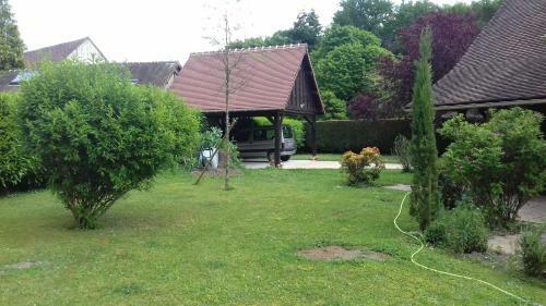 Bed & Breakfast � L'or�e Du Bois