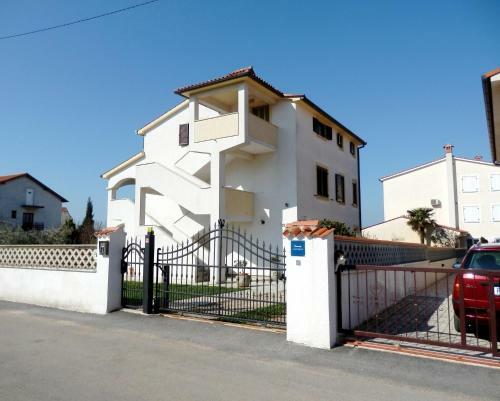 Apartments Med - With Terrace
