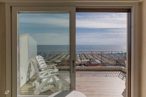 Apartamento Beachfront Penthouse With Jacuzzi And Private Parking