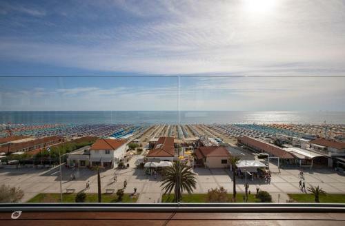 Apartamento Beachfront Penthouse With Jacuzzi And Private Parking