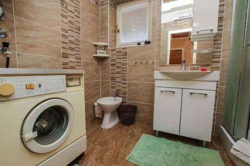 Apartment In Porec/istrien 33166