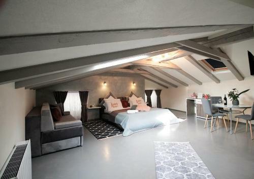Hostal Alessio Premium Rooms