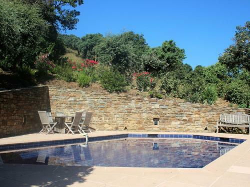 Cozy Villa In Bormes-les-mimosas With Private Pool