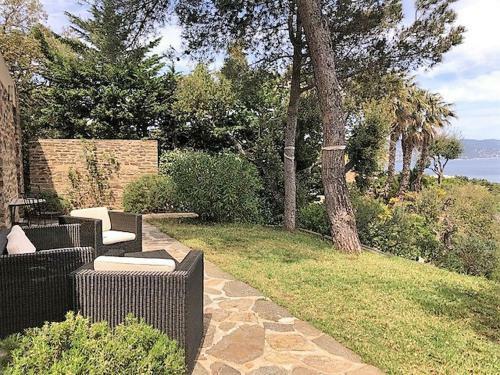 Cozy Villa In Bormes-les-mimosas With Private Pool