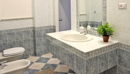 Hostal All'operetta Di Cagliari