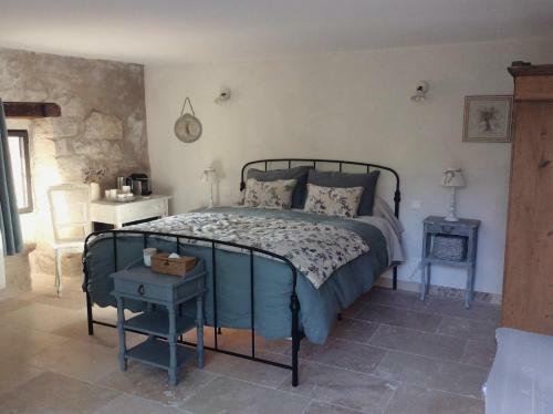 Hostal Les Terrasses De Boulbon B&B