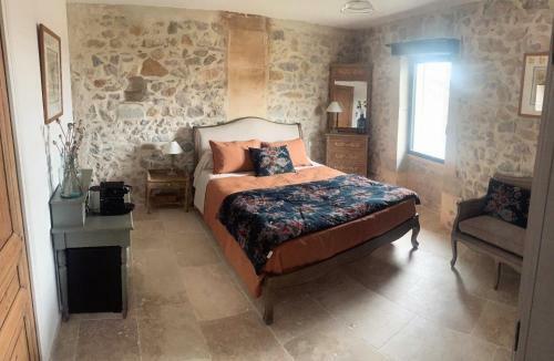 Hostal Les Terrasses De Boulbon B&B