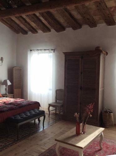 Hostal Les Terrasses De Boulbon B&B