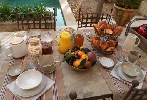 Hostal Les Terrasses De Boulbon B&B