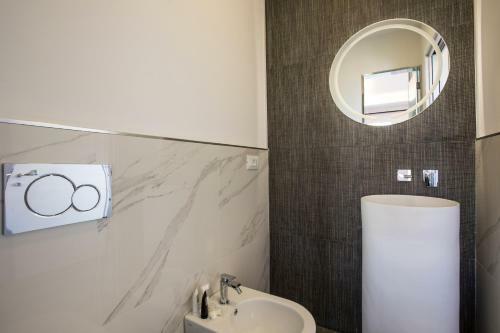Hostal Vista Suites - Piazza Yenne