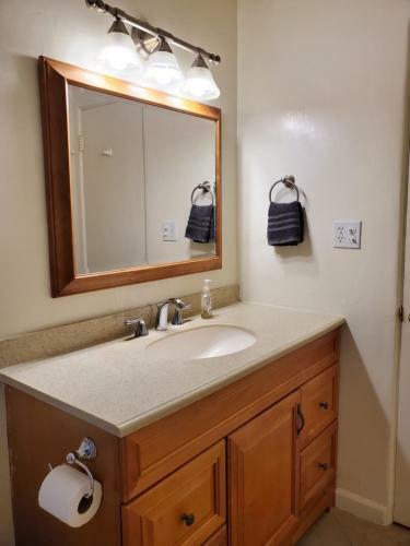 Family Friendly Suburban Home- 5mi To Downtown!