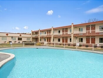 Motel Days Inn Shelby