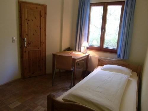 Hostal Hotel Gr�nwald