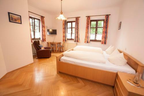 Hotel Gasthaus Sch�llmann
