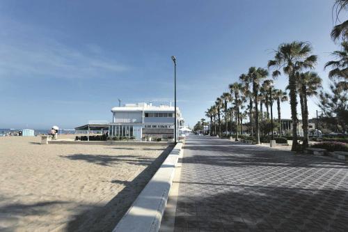 Holiday Apartments Malvarrosa Beach