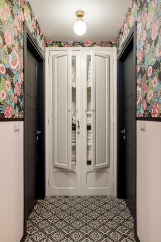 Hostal Contus R�tro Guest House