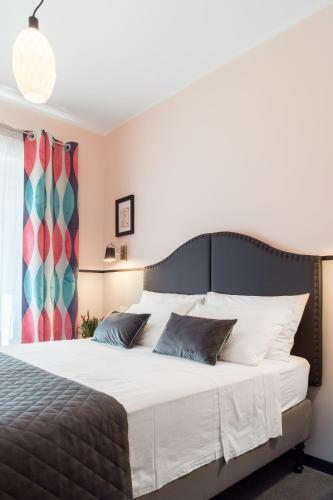Hostal Contus R�tro Guest House