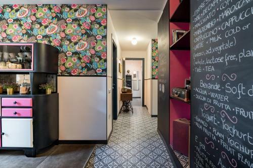 Hostal Contus R�tro Guest House