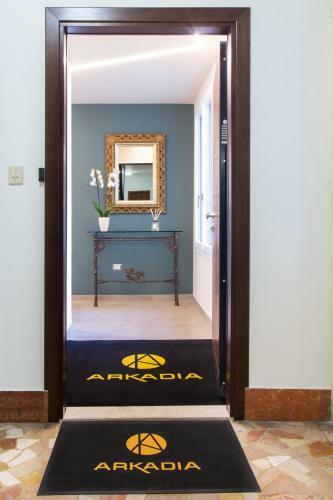 Hostal Arkadia Rooms & Apartments