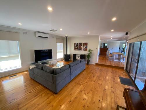 Pet Friendly, Wifi, Jacuzzi, Sauna, Bar, Fireplace