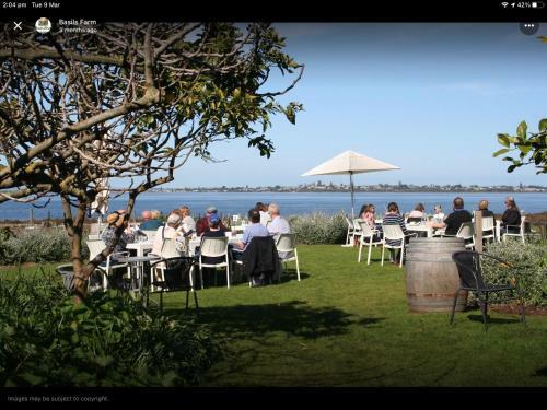Bed & Breakfast By The Bay Private Guest Suite
