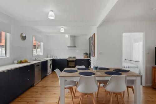 Walk To The Beach At San Remo, Pet Friendly, Wifi