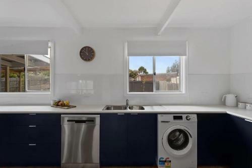 Walk To The Beach At San Remo, Pet Friendly, Wifi